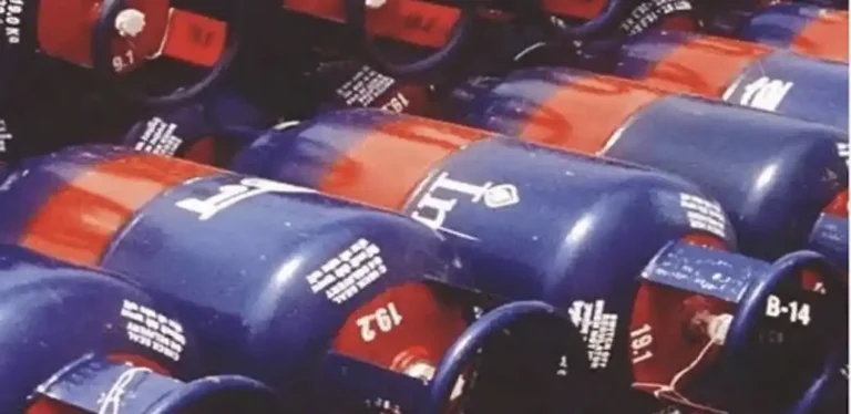 ezgif 74dd04ba936b32df