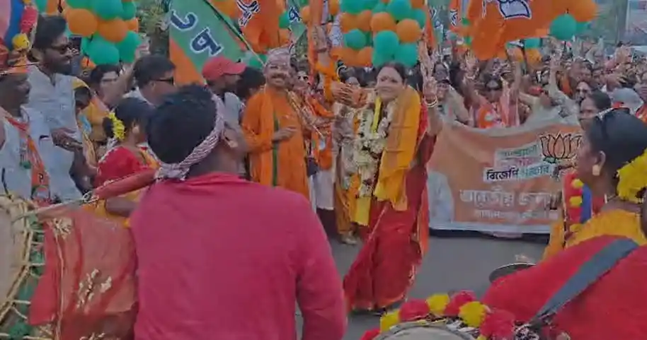 ezgif 7d10e359312c48b7