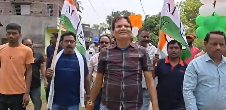 “जनता का आशीर्वाद ही ताकत” — विधान उपाध्याय का बड़ा दावा, चुनावी माहौल गरम 1 ezgif 837e8ecd1c9c57b6