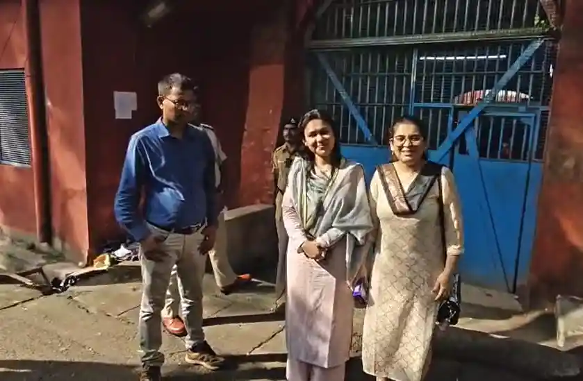 आसनसोल जेल में ‘परिवार मिलन दिवस’—कैदियों की आंखों में छलके खुशी के आंसू
