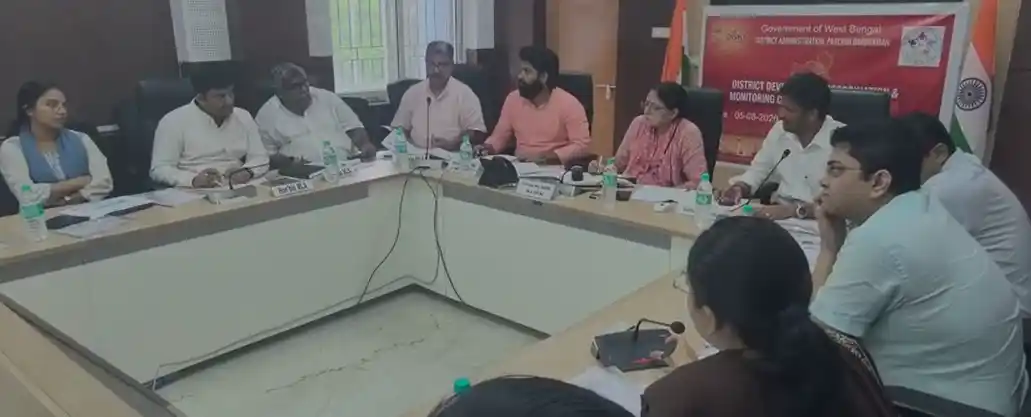 लोअर कुमारपुर में रेलवे का बुलडोजर एक्शन, विरोध में उतरे स्थानीय लोग